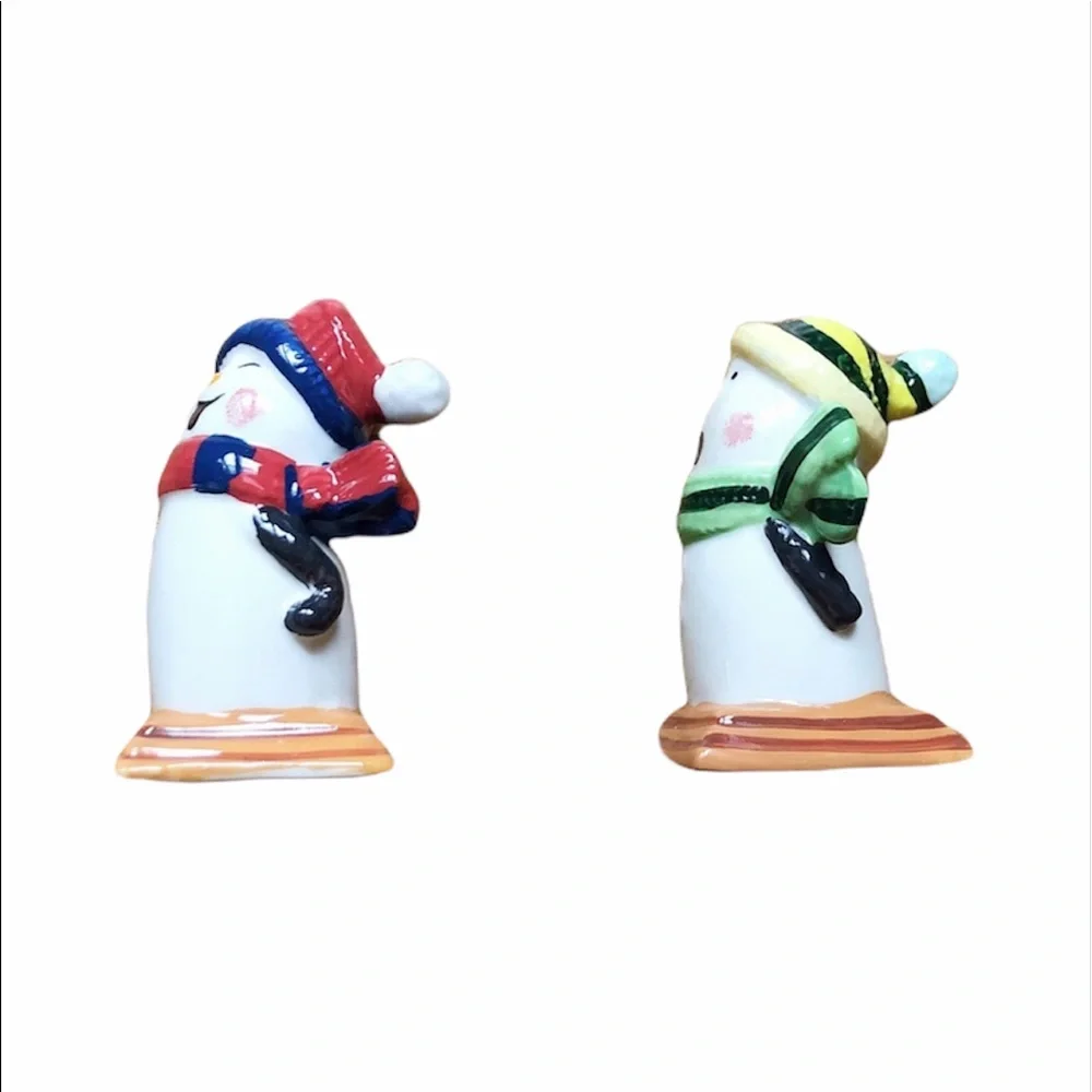 Vintage Cute Holiday Christmas Snowman Ceramic Salt & Pepper Shakers